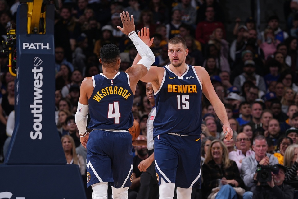 成都刮起“法国旋风” “眼镜侠”勒布伦兄弟闪耀混团世界杯（成都掀起“法国热”，“眼镜侠”勒布伦兄弟惊艳混合团体世界杯）