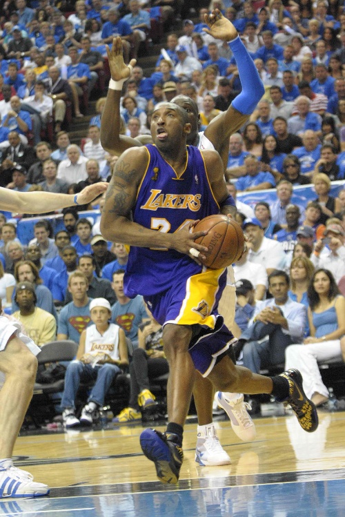 英媒：埃弗顿、利兹联等5家英超俱乐部有意日本国脚前田大然（英媒：包括埃弗顿、利兹联在内的5支英超球队有意引进日本国脚前田大然）