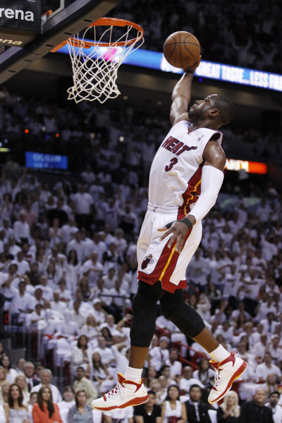 记者：当初是佩普要国足跟越南打对攻，还开小会不让陈洋参加（记者称佩普力主国足与越南对攻，还私下开会未邀陈洋）