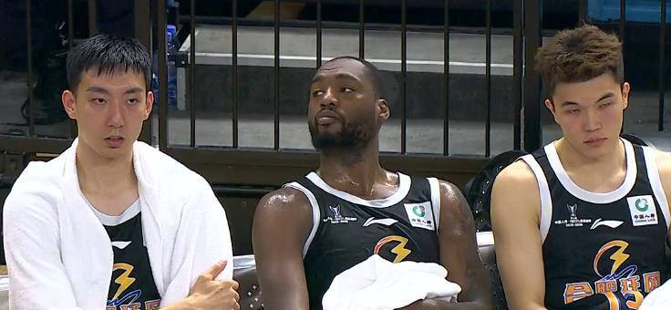 记者：纽卡正密切关注莱斯特城外租球员哈努斯，水晶宫也有意（记者：纽卡持续关注莱斯特城外租小将哈努斯，水晶宫同样有意）