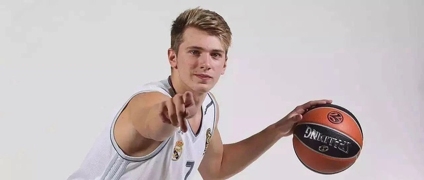 他终于迎来属于自己的夜晚（他的夜晚终于到来）