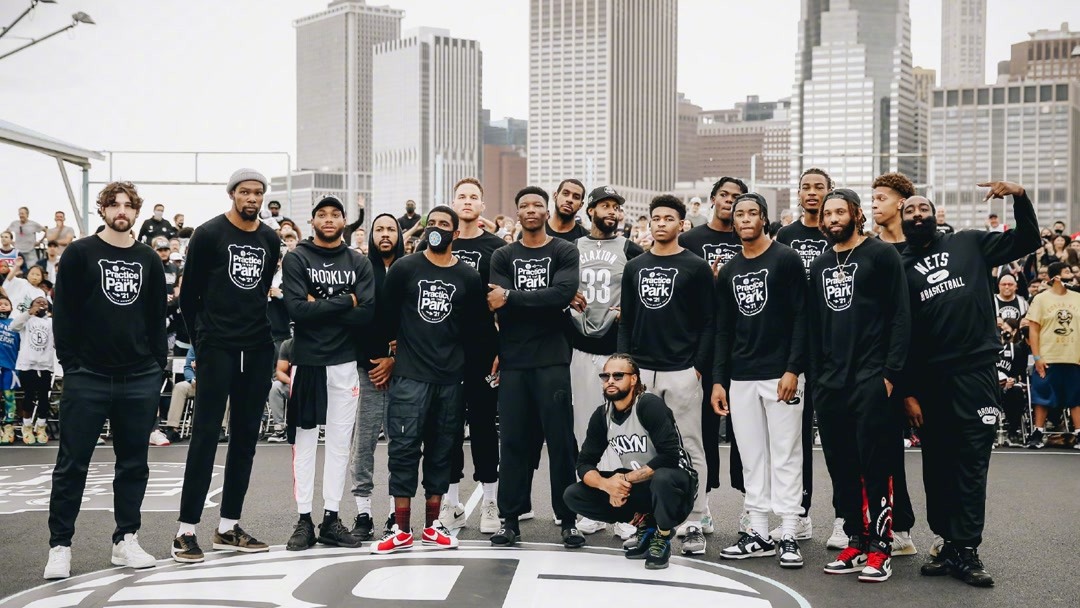 篮球勇士球星训练加量，备战强度升级（勇士球星加码训练，备战强度再升级）