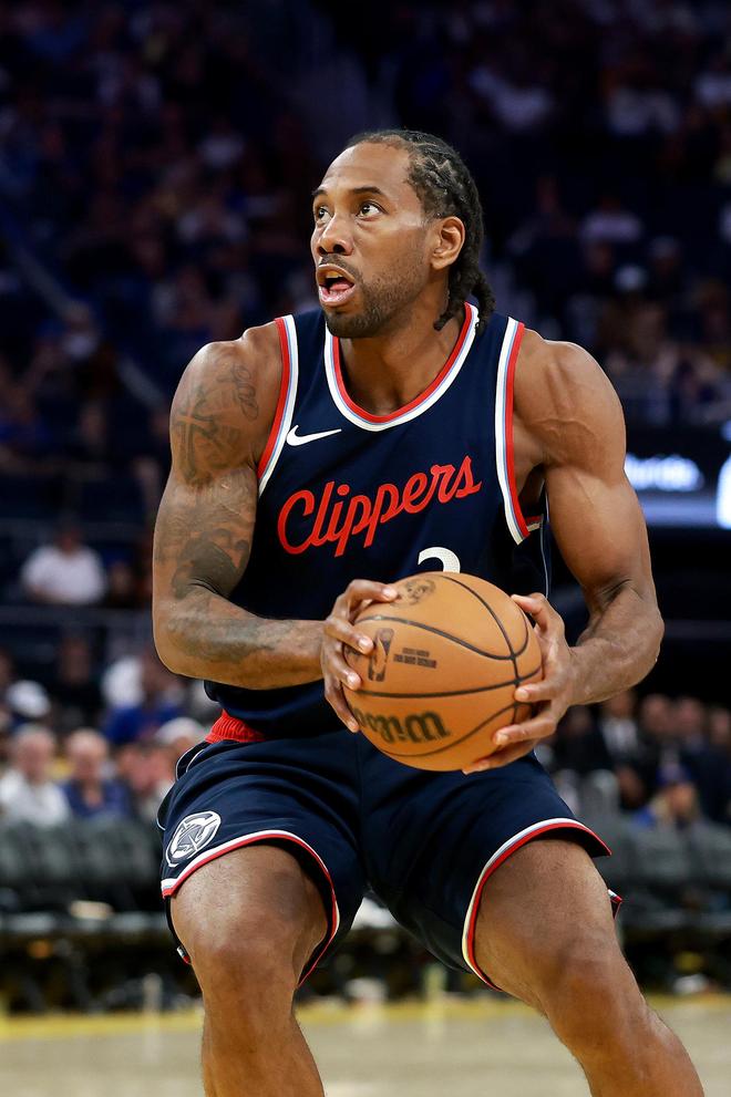 卡萨诺盛赞劳塔罗：他已经4年没去休假了，批评他的人真无知（卡萨诺力挺劳塔罗：四年未休假，批评者实在无知）